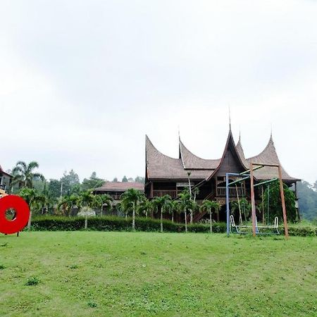 Capital O 892 Grand Pujon View Hotel And Resort บาตู ภายนอก รูปภาพ