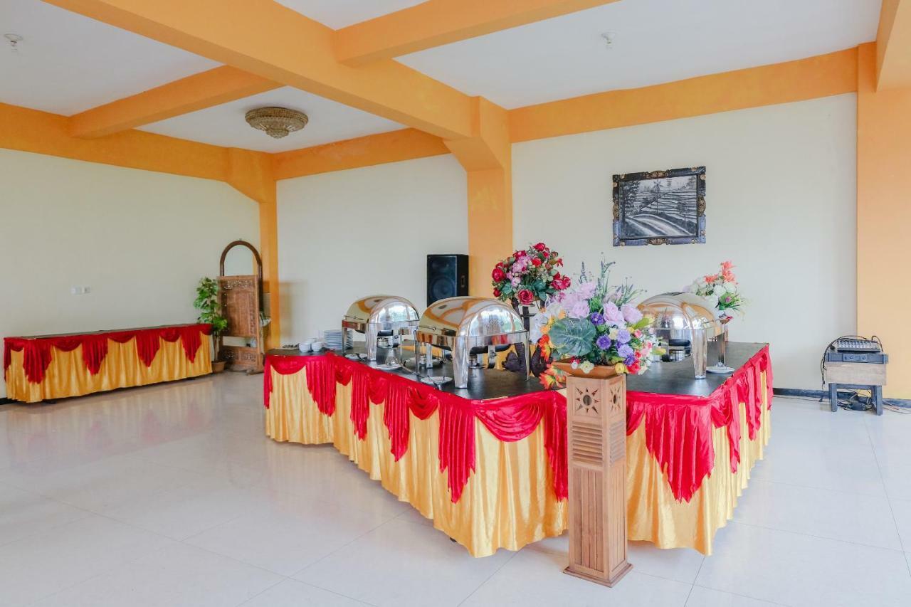 Capital O 892 Grand Pujon View Hotel And Resort บาตู ภายนอก รูปภาพ